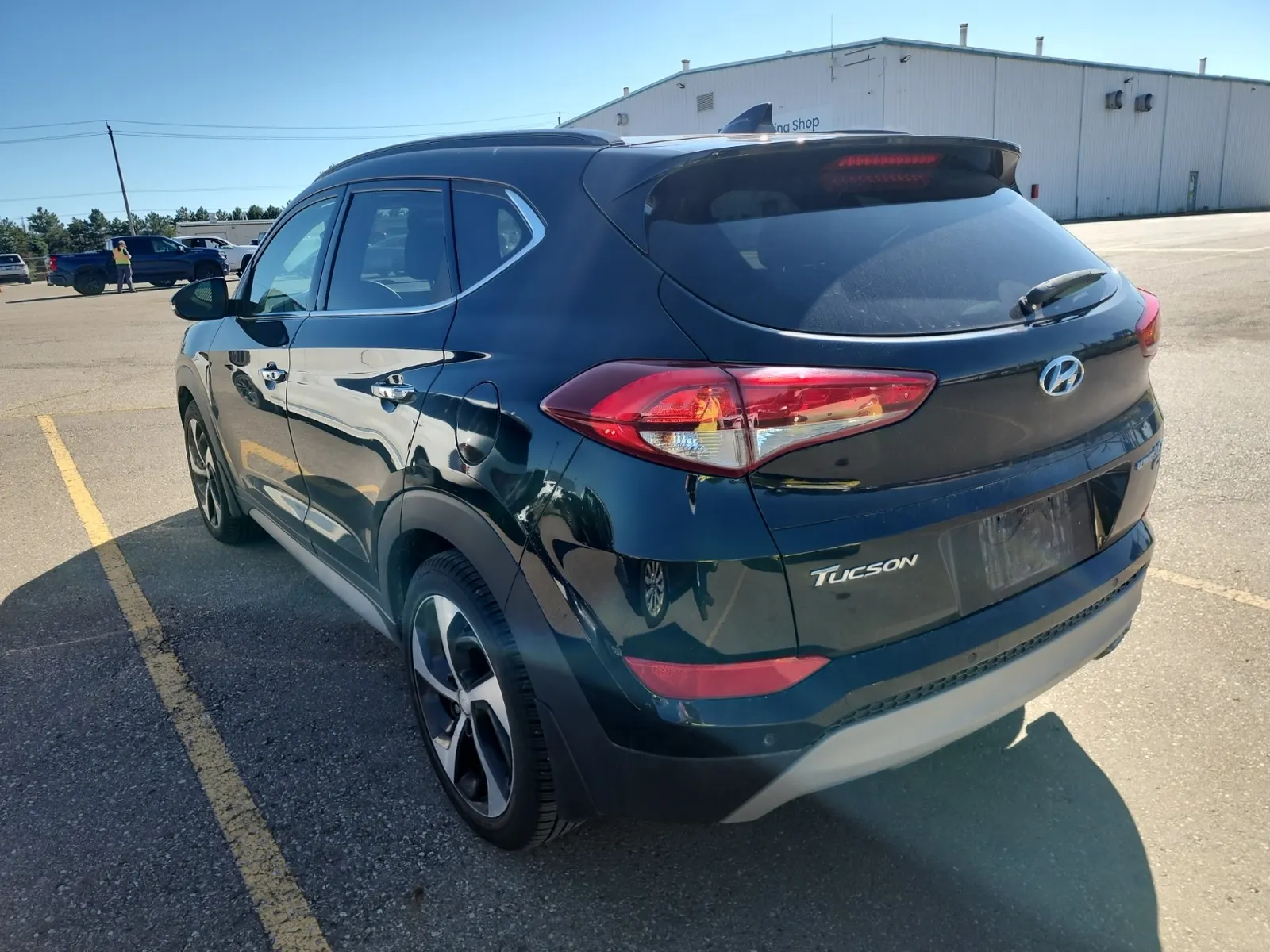 Driver Rear 3/4 Photo