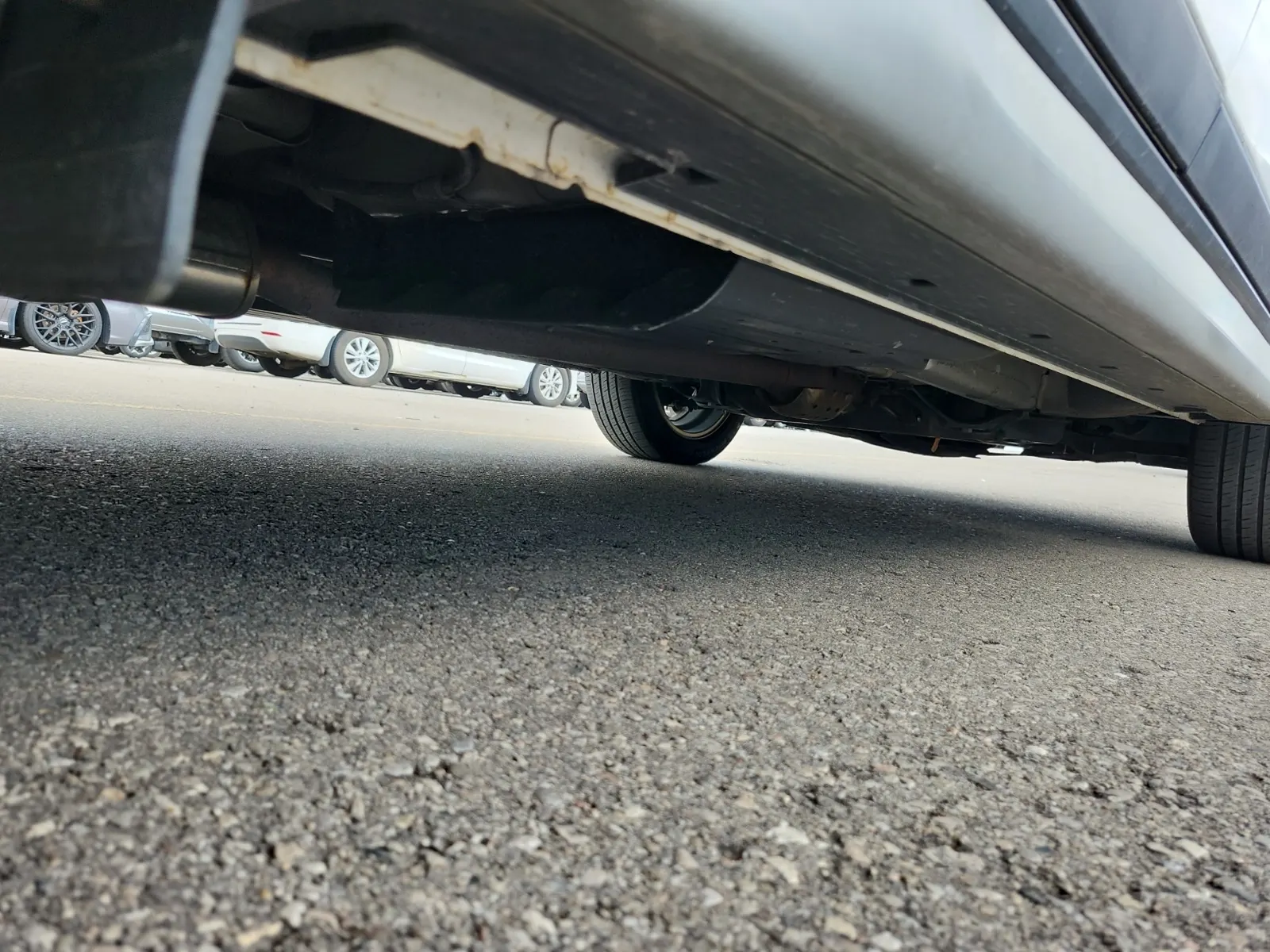 Undercarriage - Passenger Photo