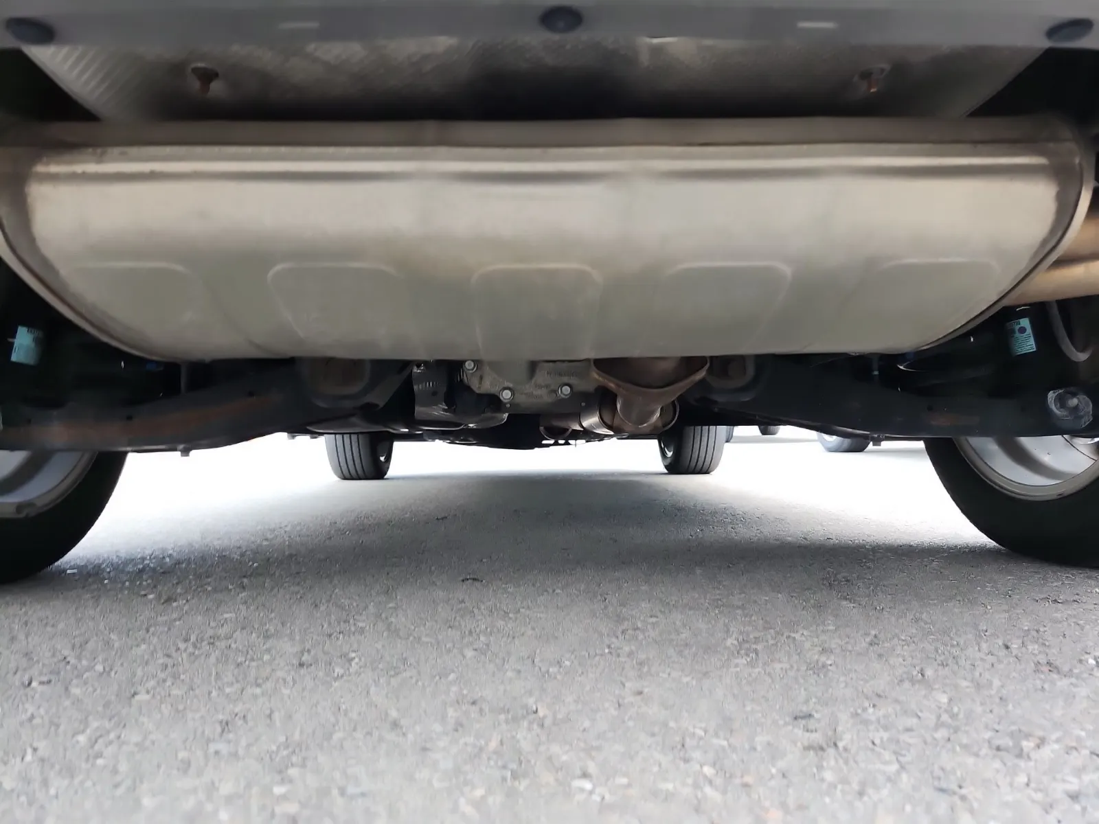 Undercarriage - Rear Photo