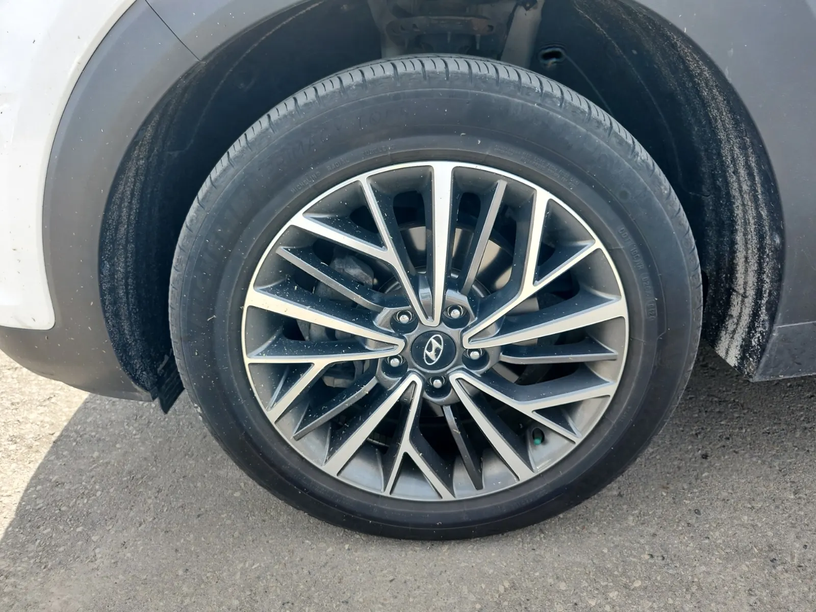 Front driver wheel/tire photo