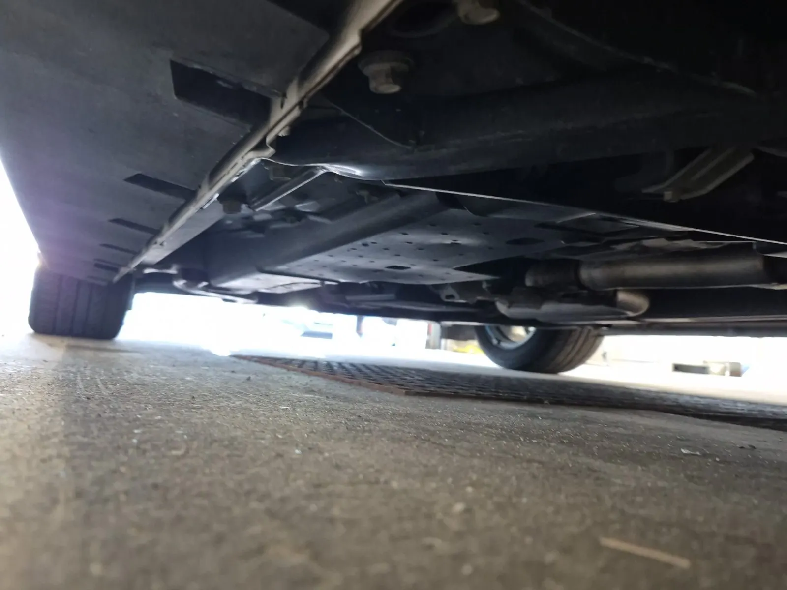 Undercarriage - Driver Photo