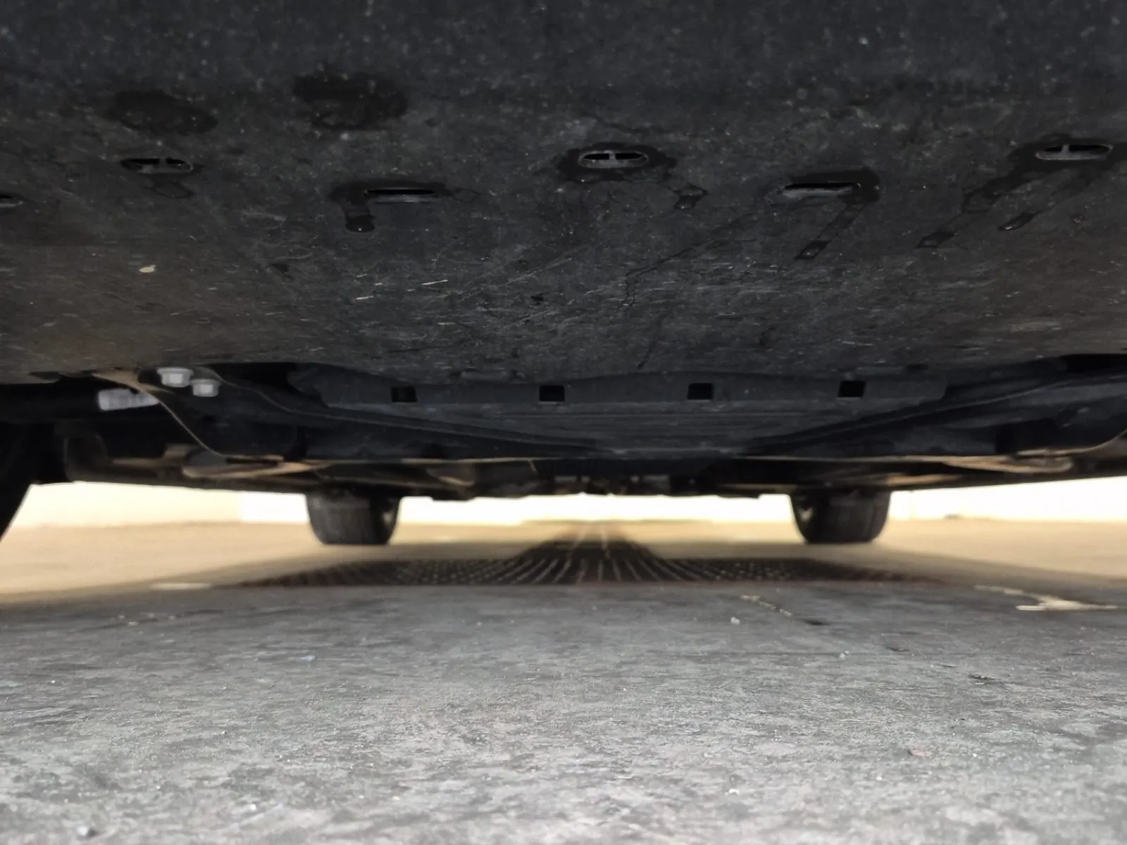 Undercarriage - Front Photo