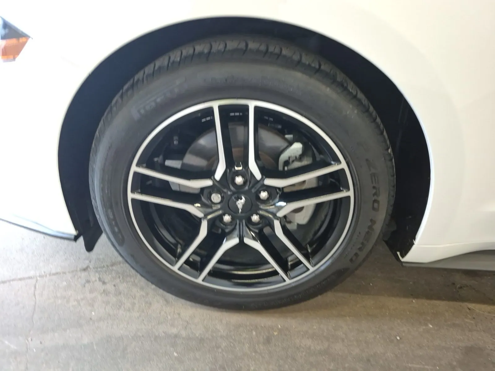Front driver wheel/tire photo