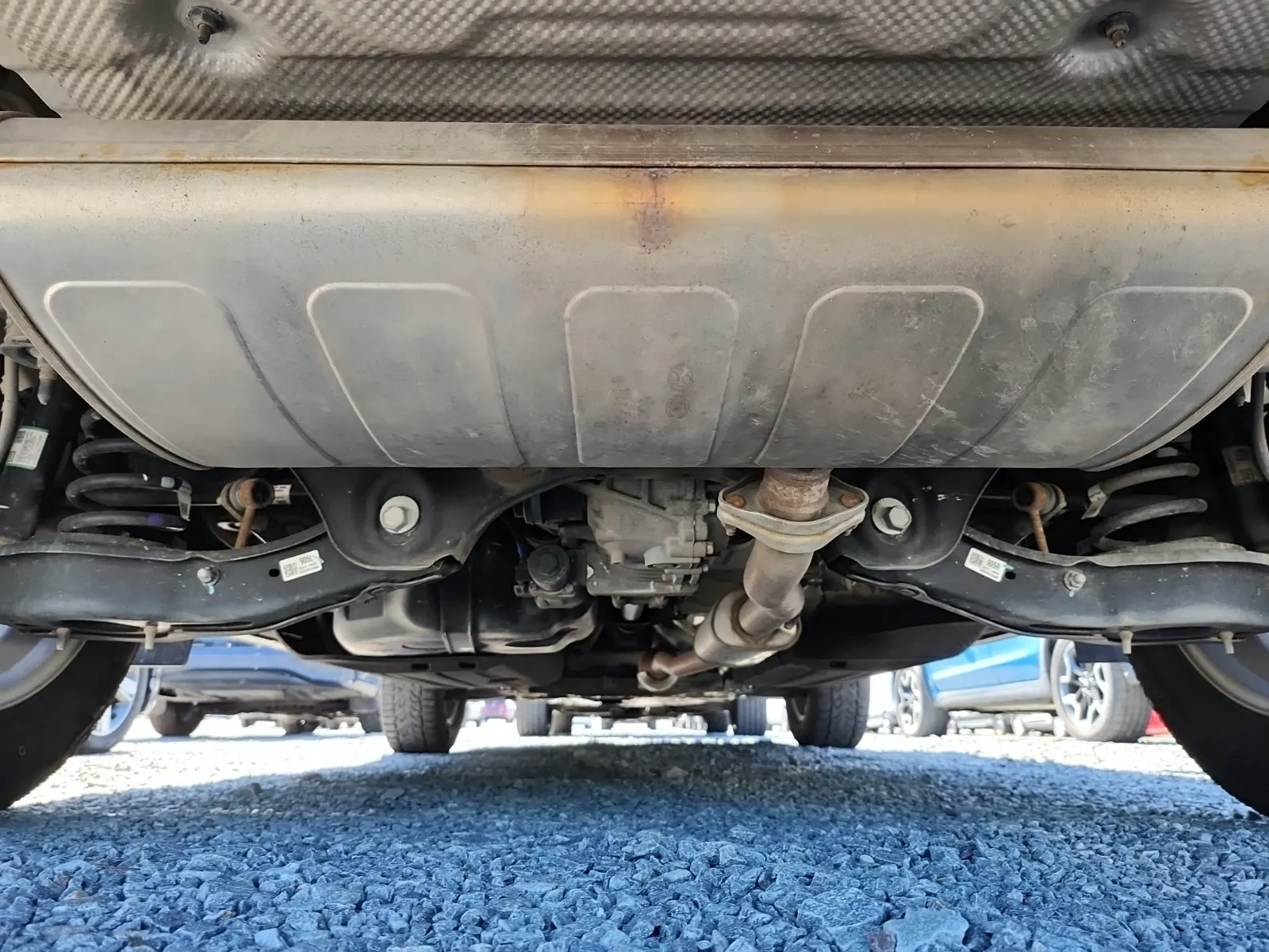 Undercarriage - Rear Photo