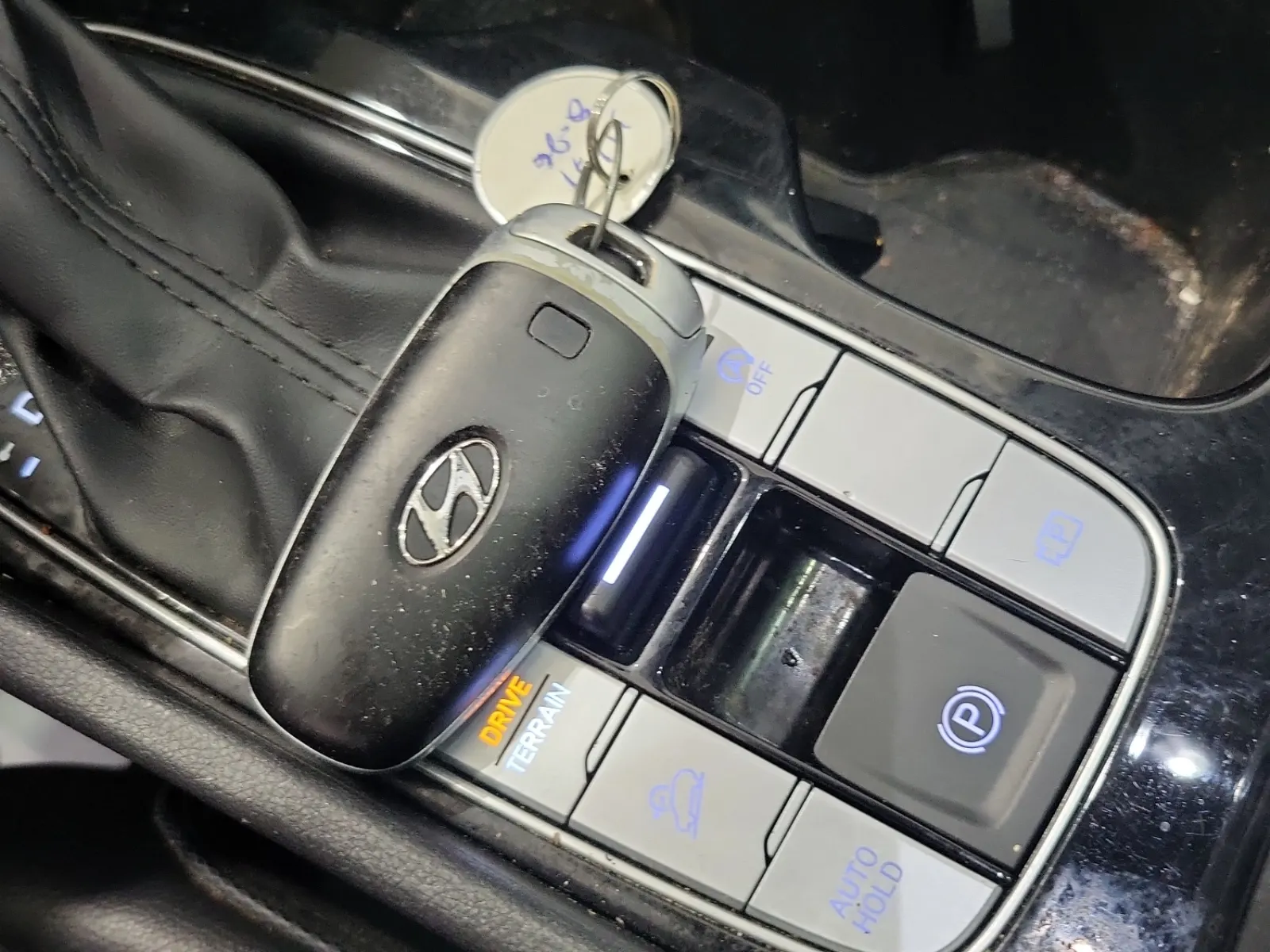 Keys/Fobs/Manual Photo