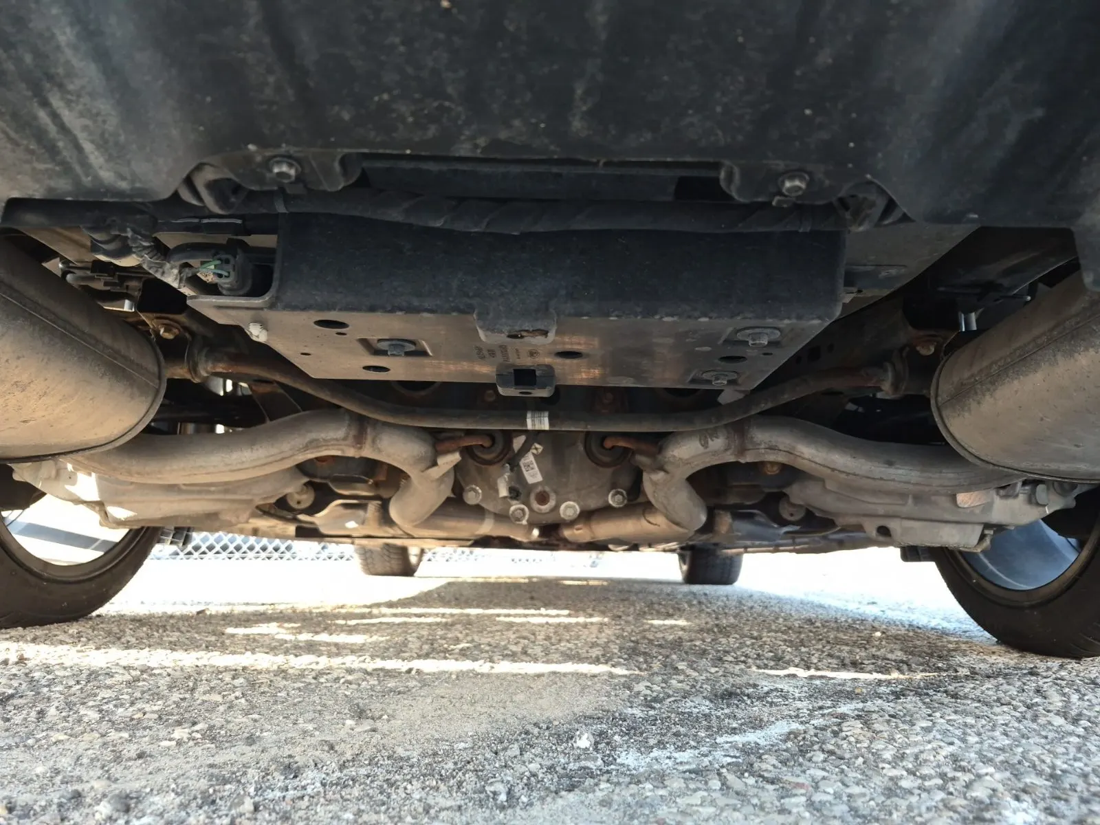 Undercarriage - Rear Photo