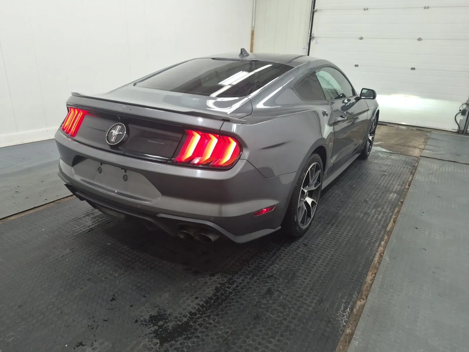 Passenger Rear 3/4 Photo