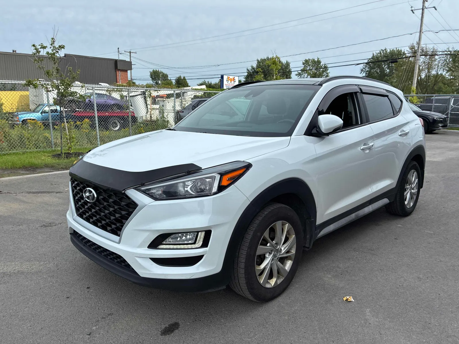 3/4 Front (Main image)