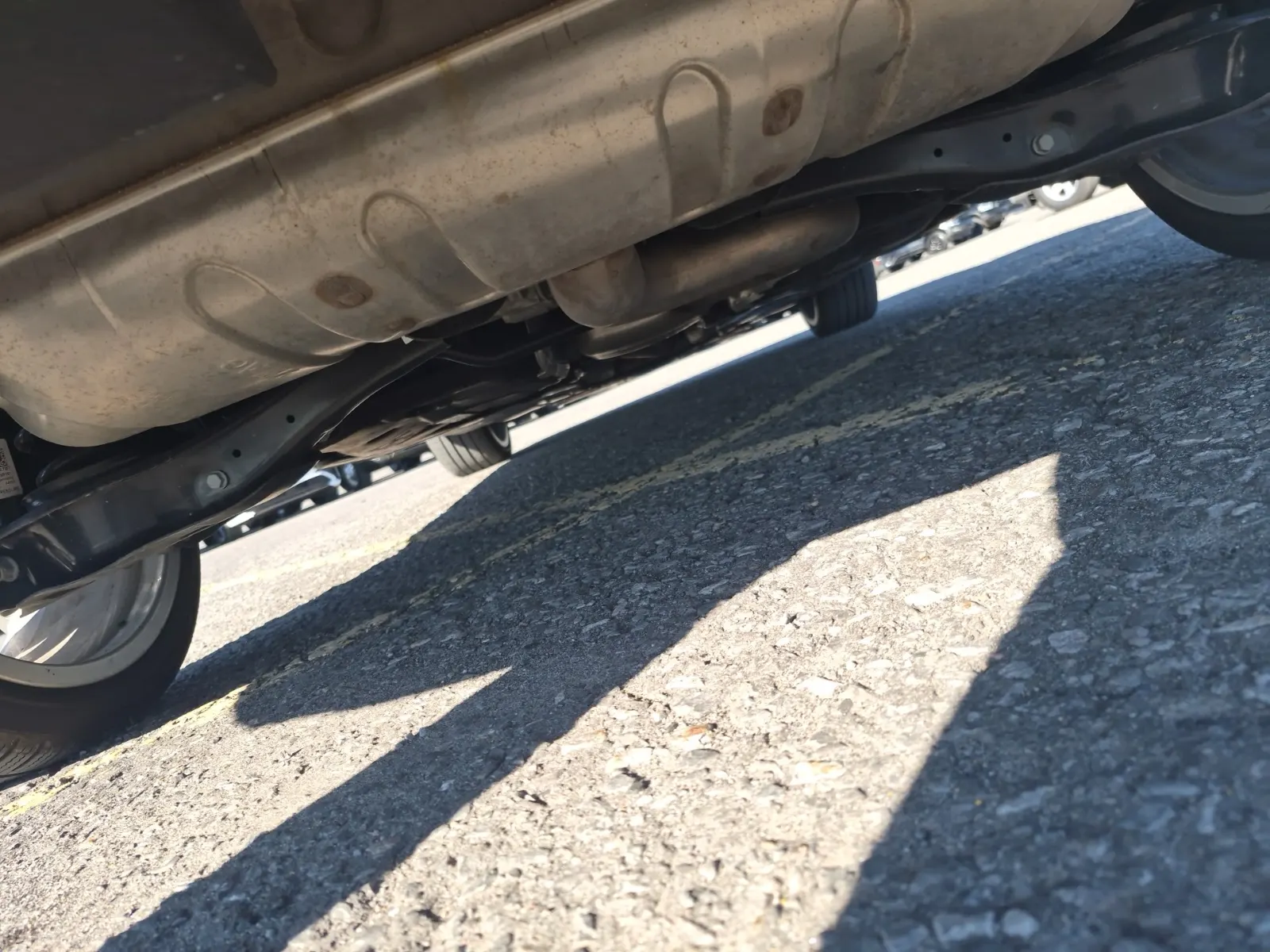 Undercarriage - Rear Photo