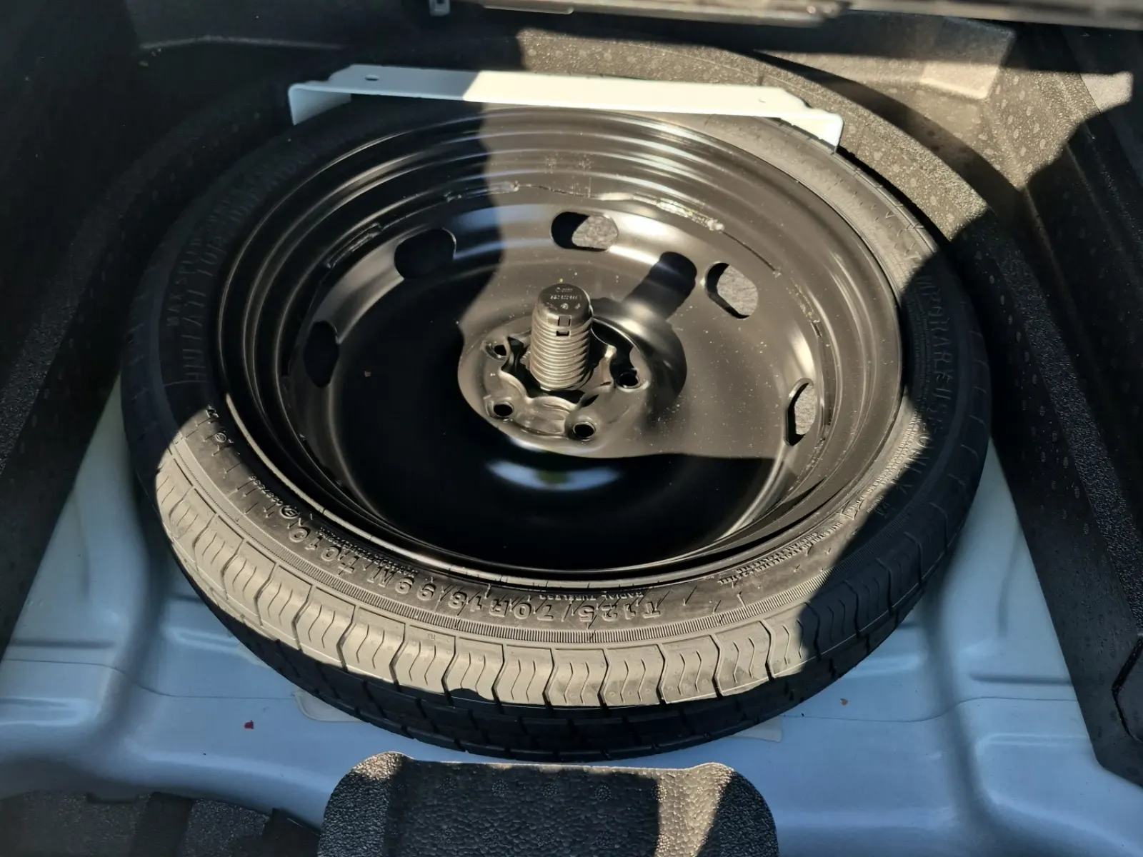 Spare Tire & Wheel Photo