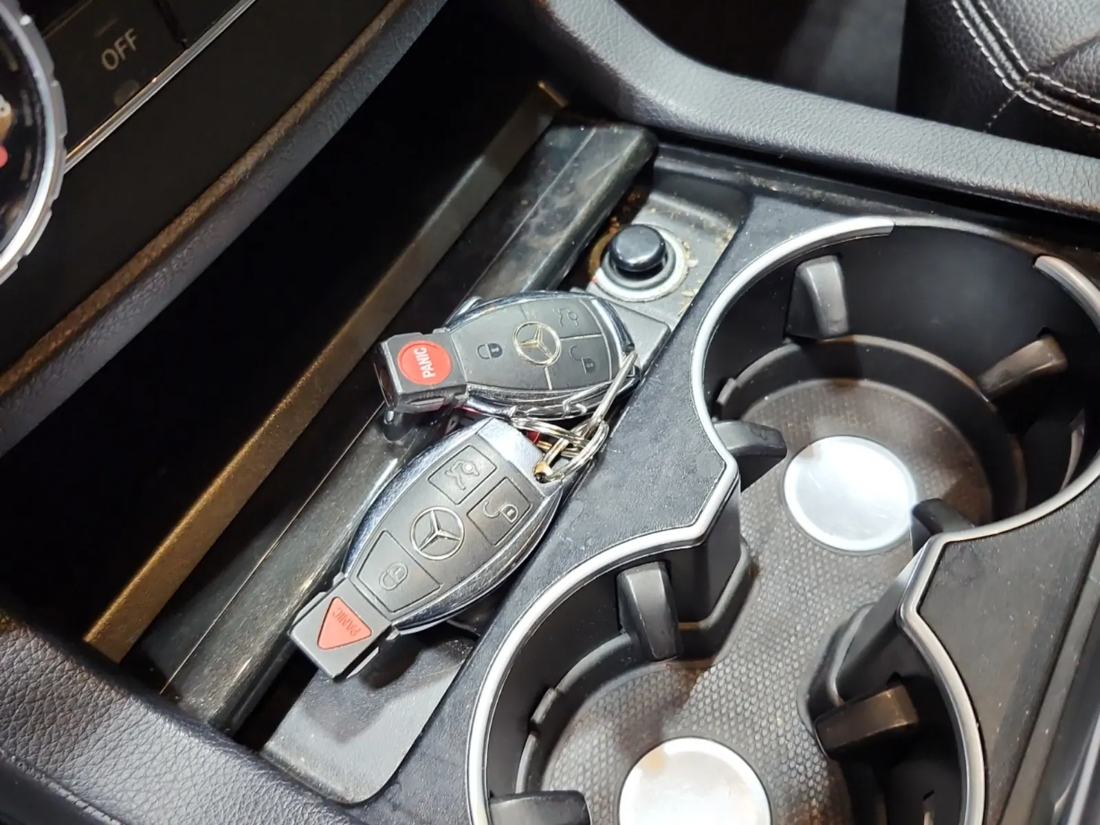 Keys/Fobs/Manual Photo