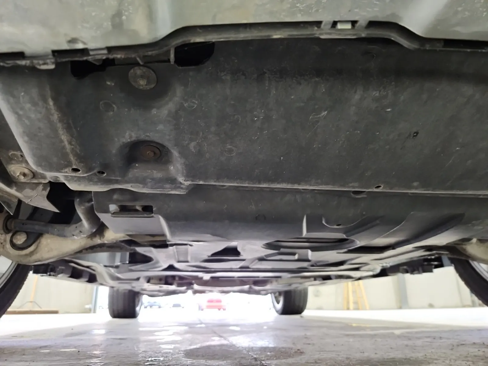 Undercarriage - Front Photo