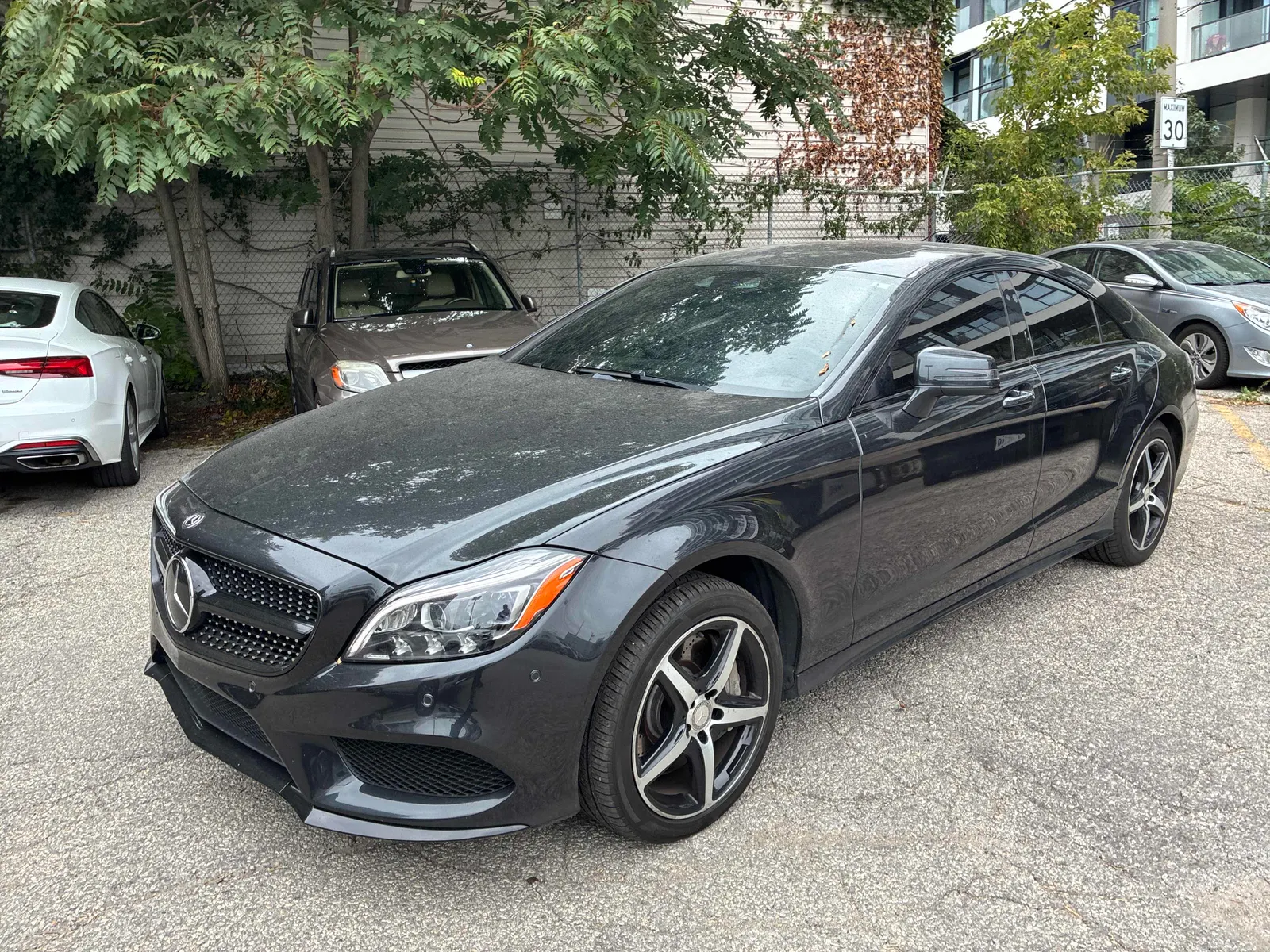 3/4 Front (Main image)