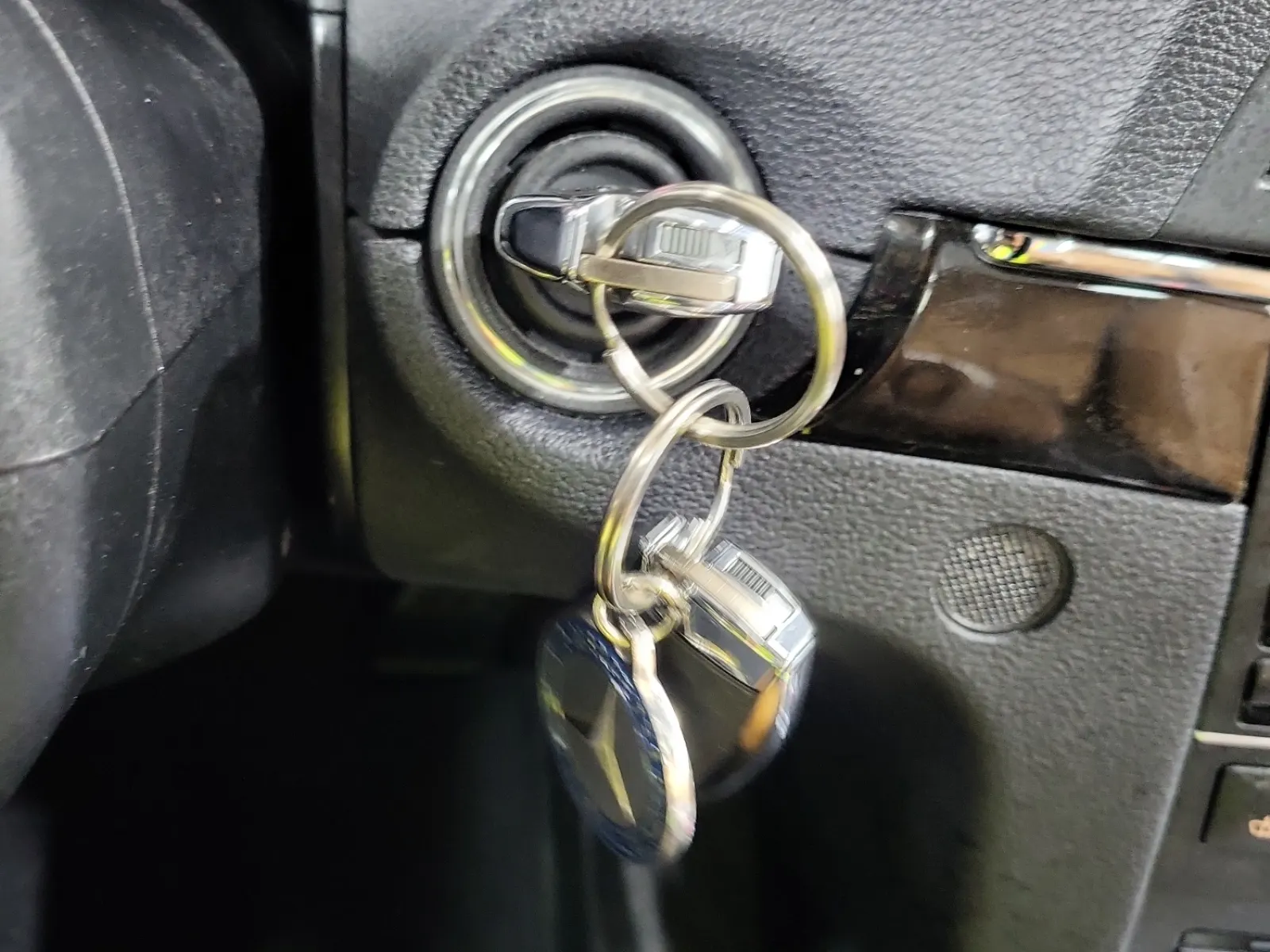 Keys/Fobs/Manual Photo