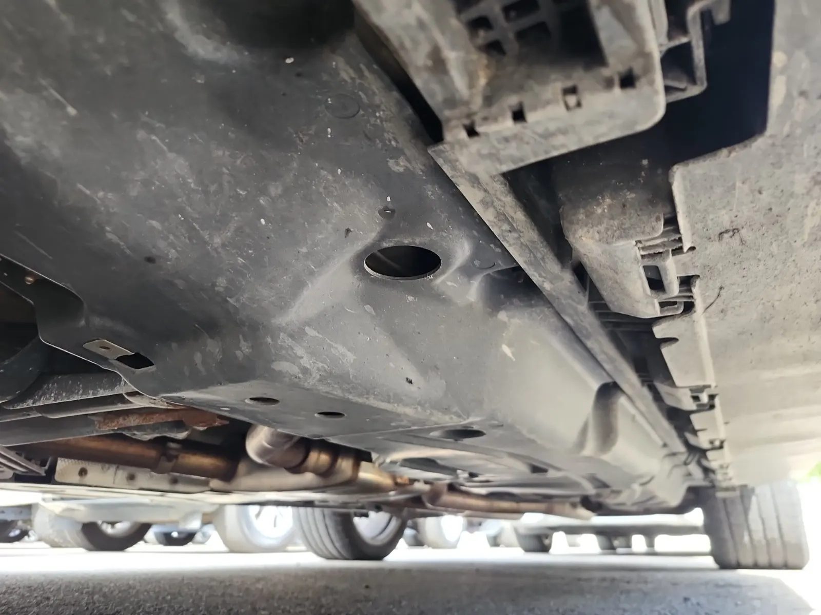 Undercarriage - Driver Photo