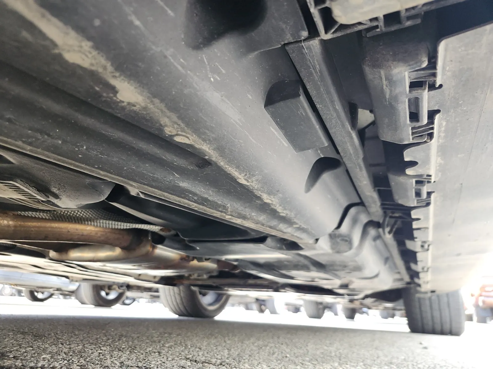 Undercarriage - Passenger Photo