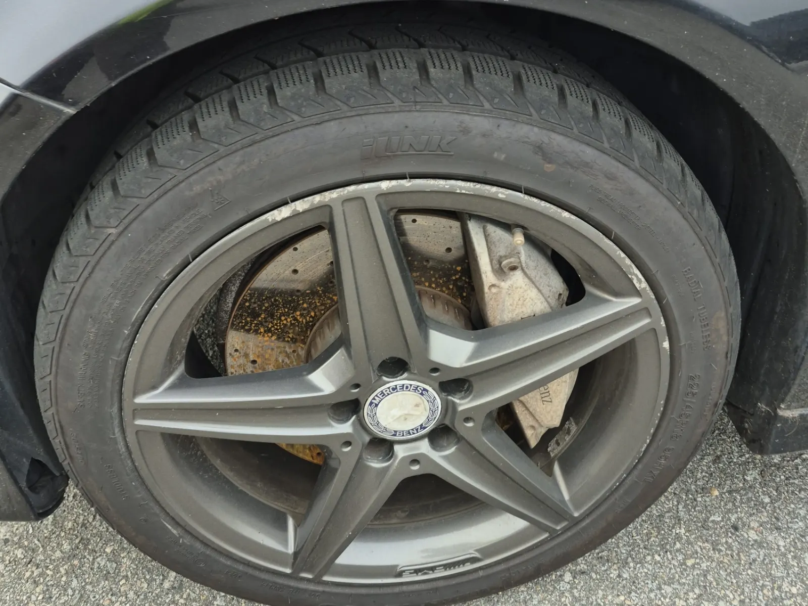 Front driver wheel/tire photo