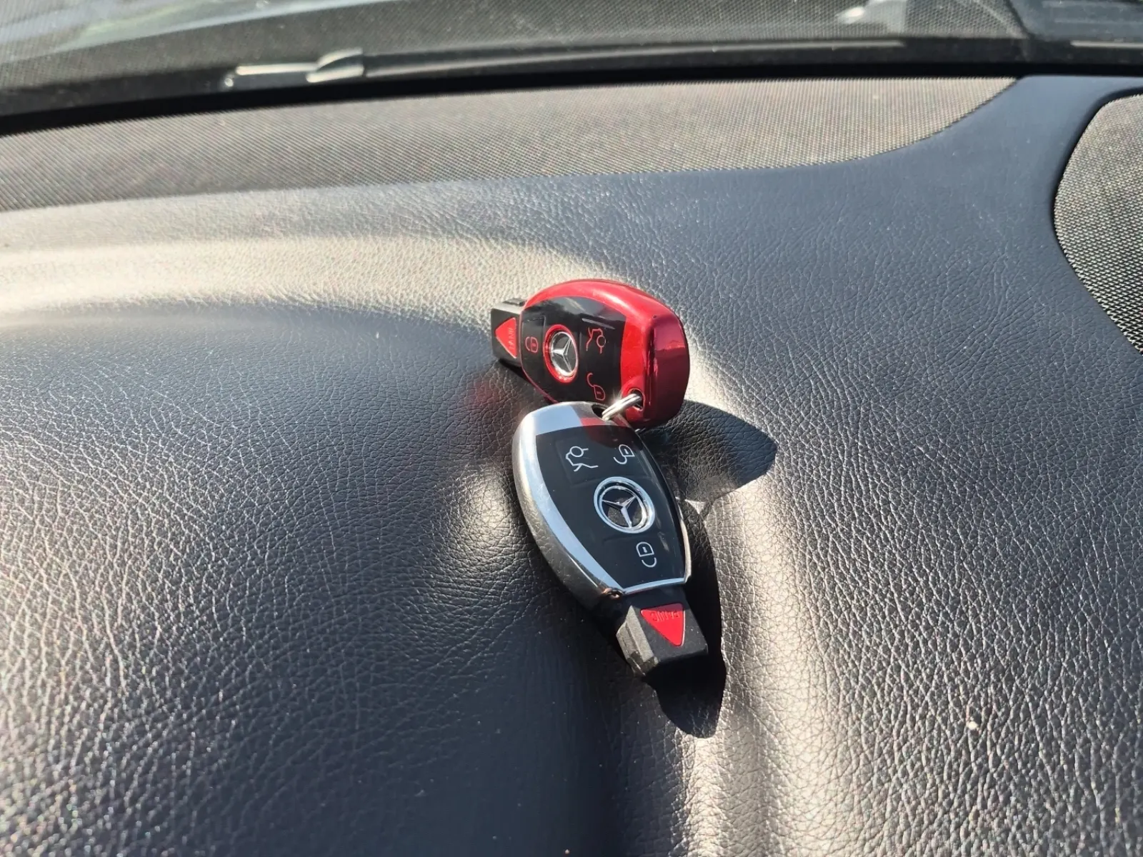 Keys/Fobs/Manual Photo