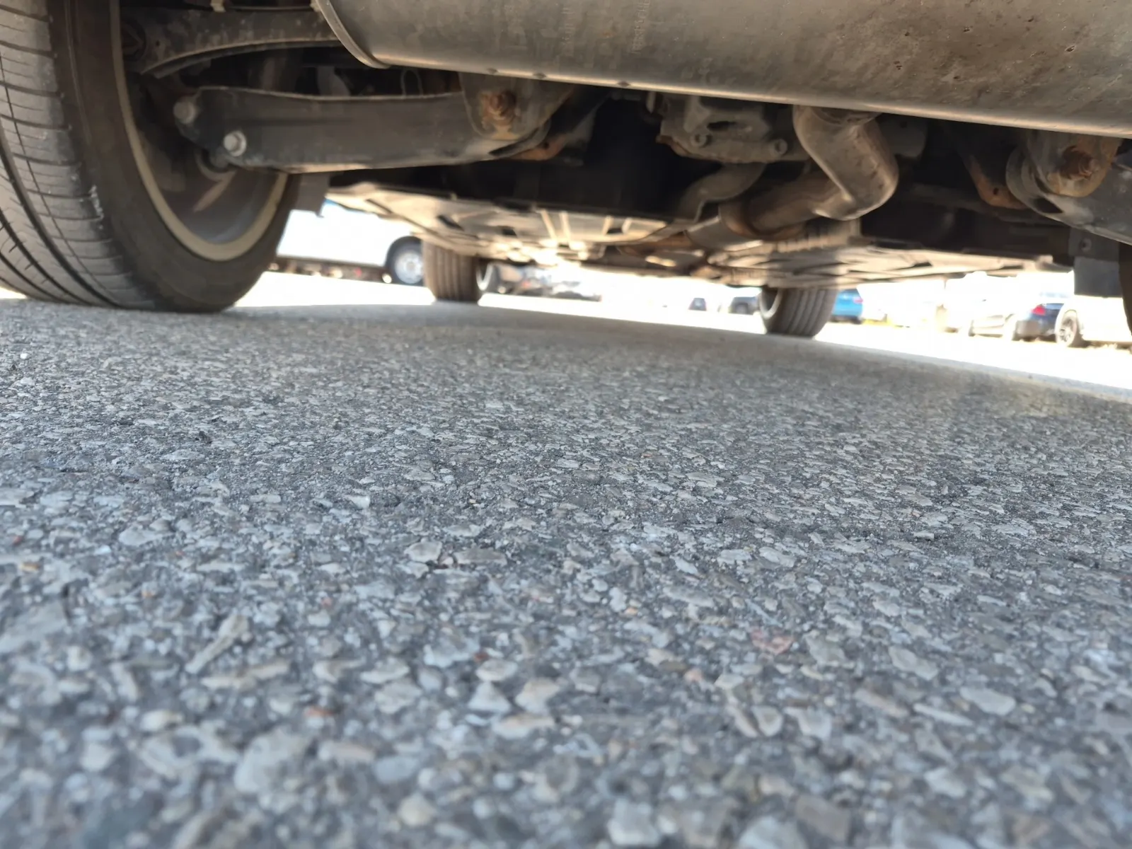 Undercarriage - Rear Photo