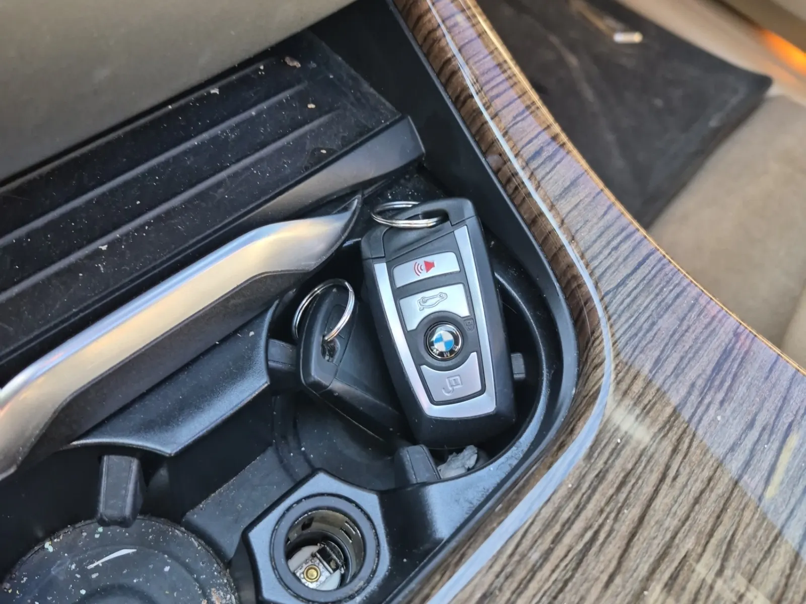 Keys/Fobs/Manual Photo