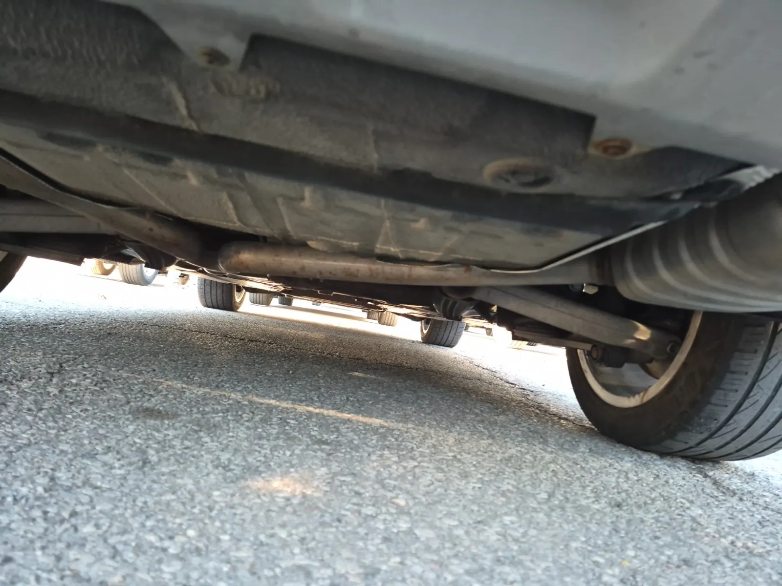Undercarriage - Rear Photo