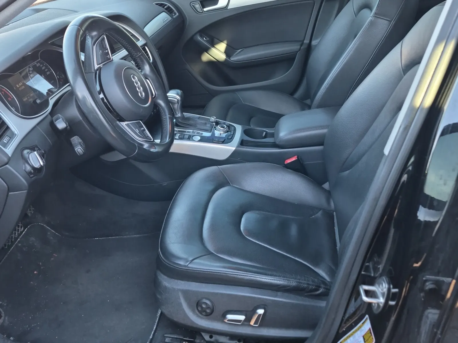 Front Interior Photo