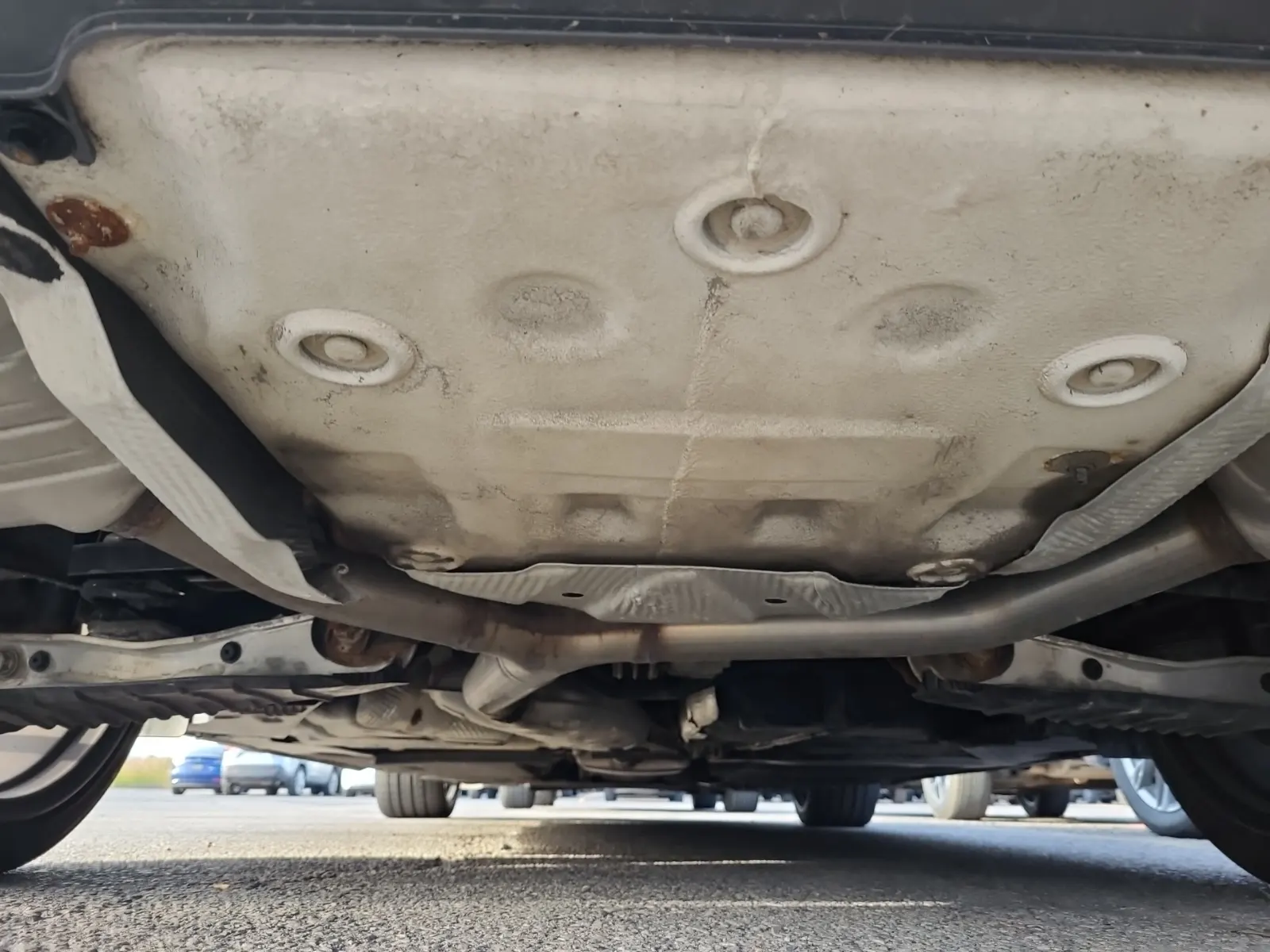 Undercarriage - Rear Photo
