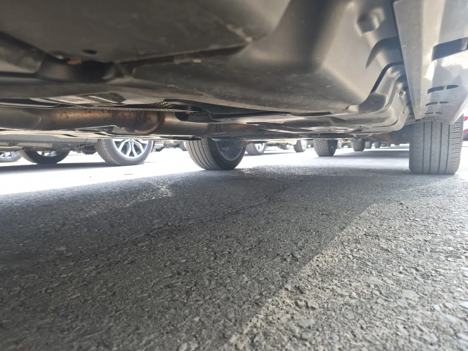 Undercarriage - Passenger Photo