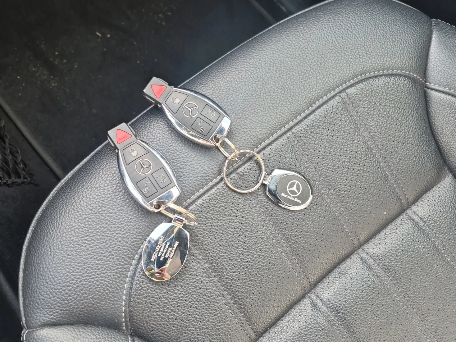 Keys/Fobs/Manual Photo