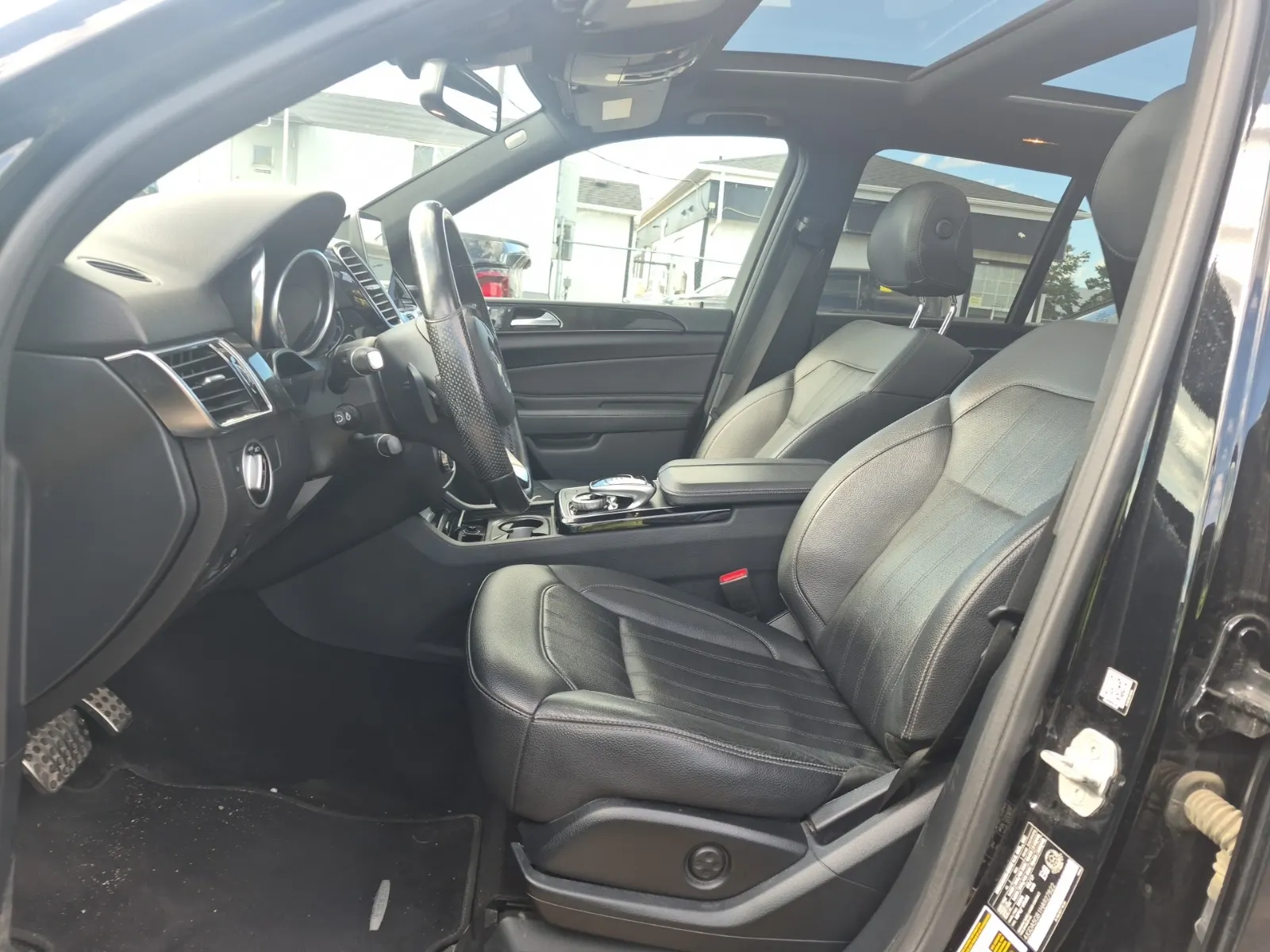 Front Interior Photo