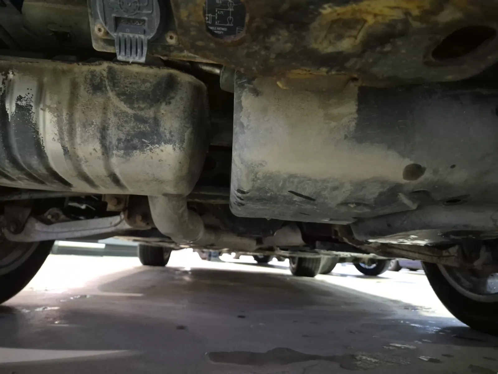 Undercarriage - Rear Photo