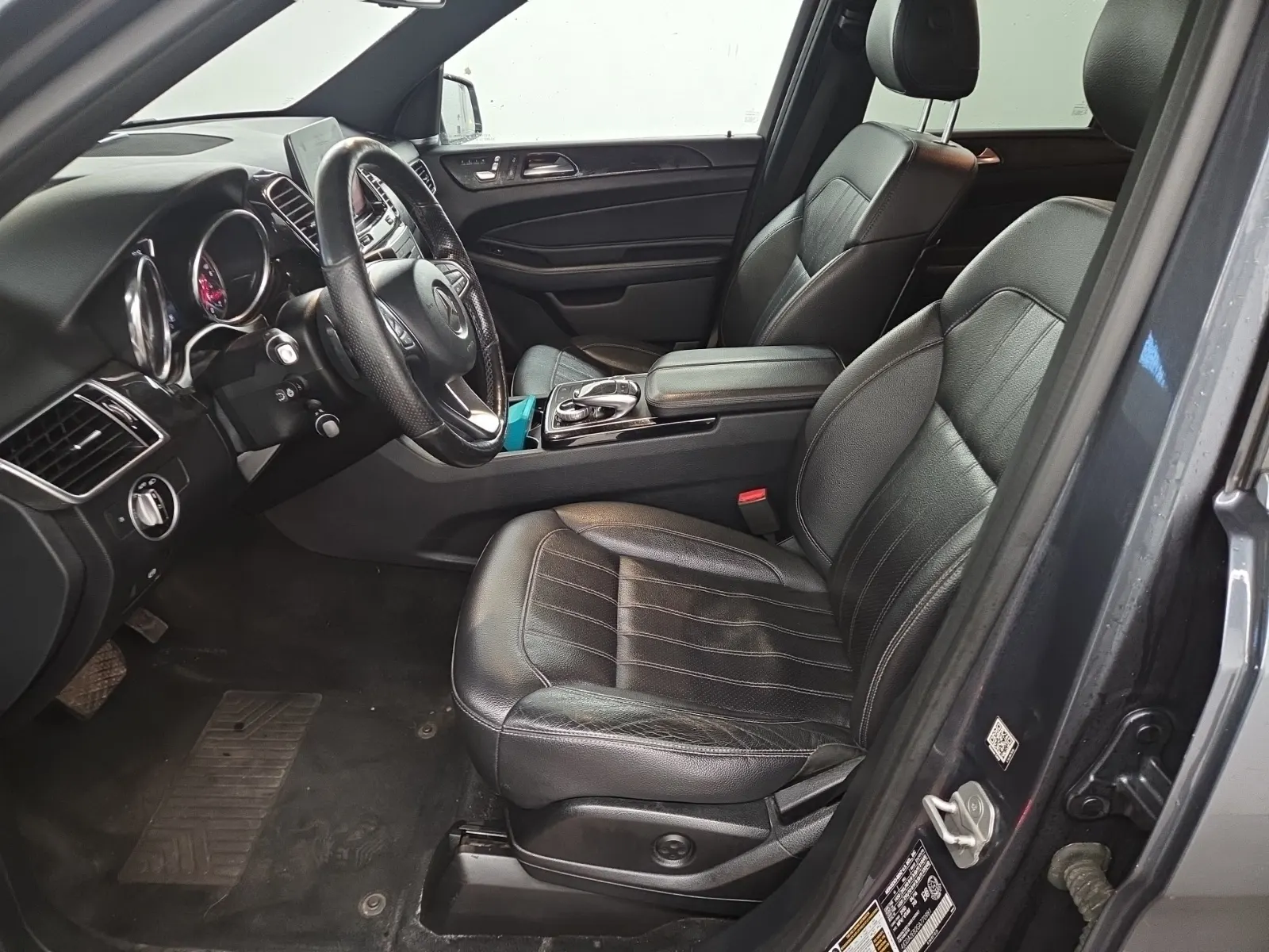 Front Interior Photo