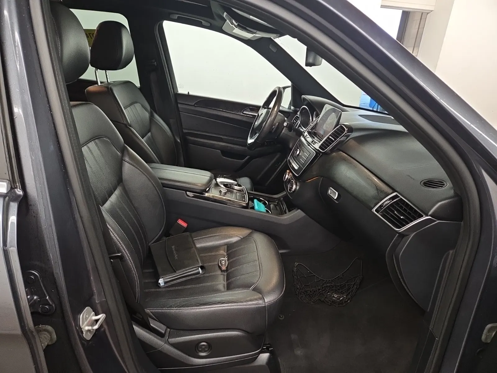Right Side Interior Photo