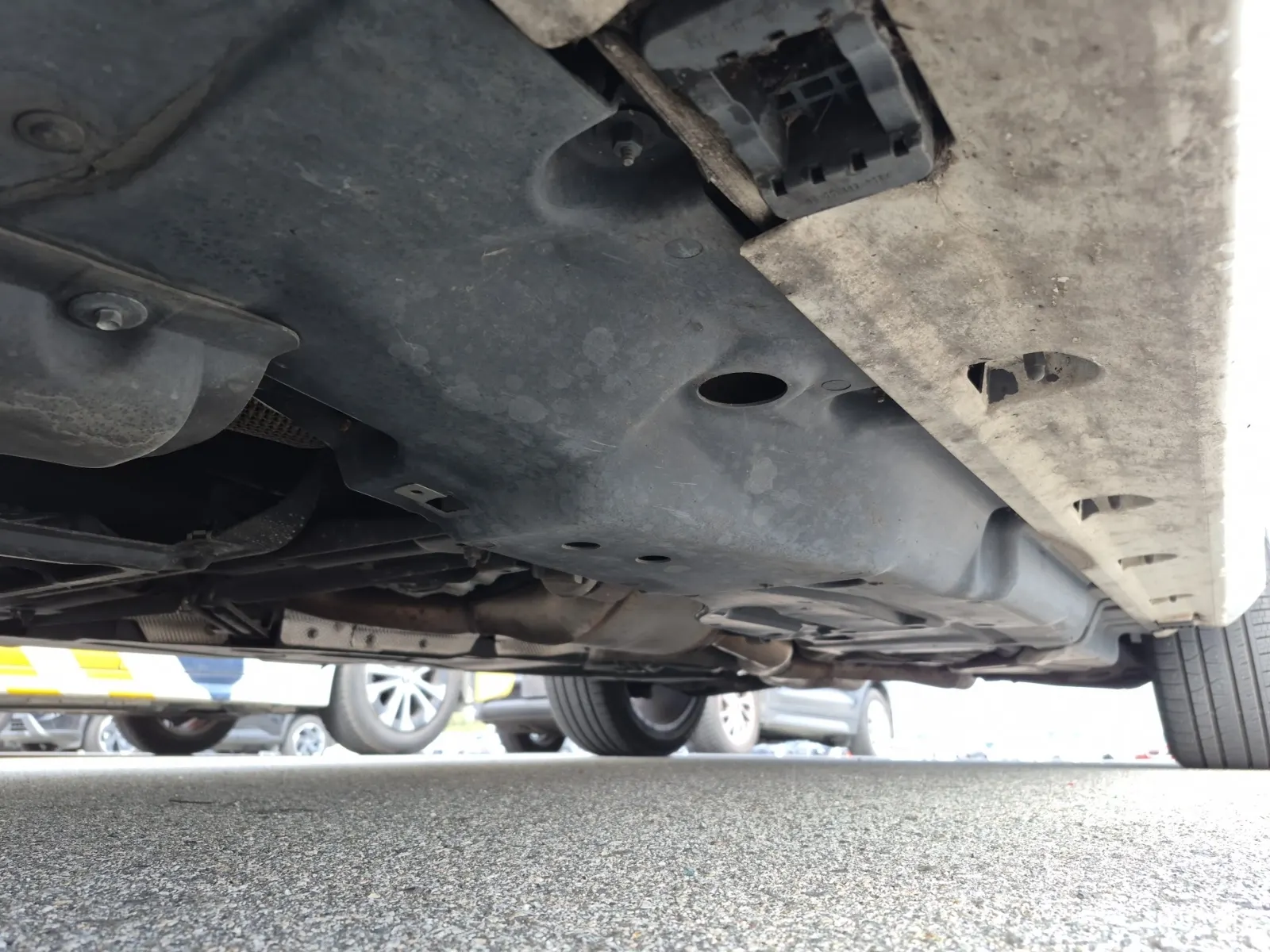Undercarriage - Driver Photo