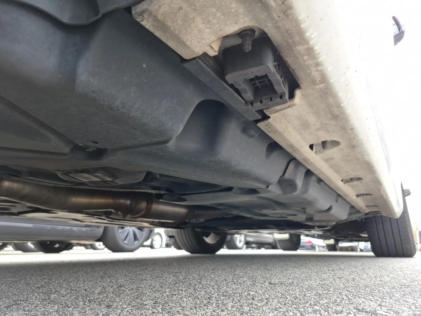 Undercarriage - Passenger Photo