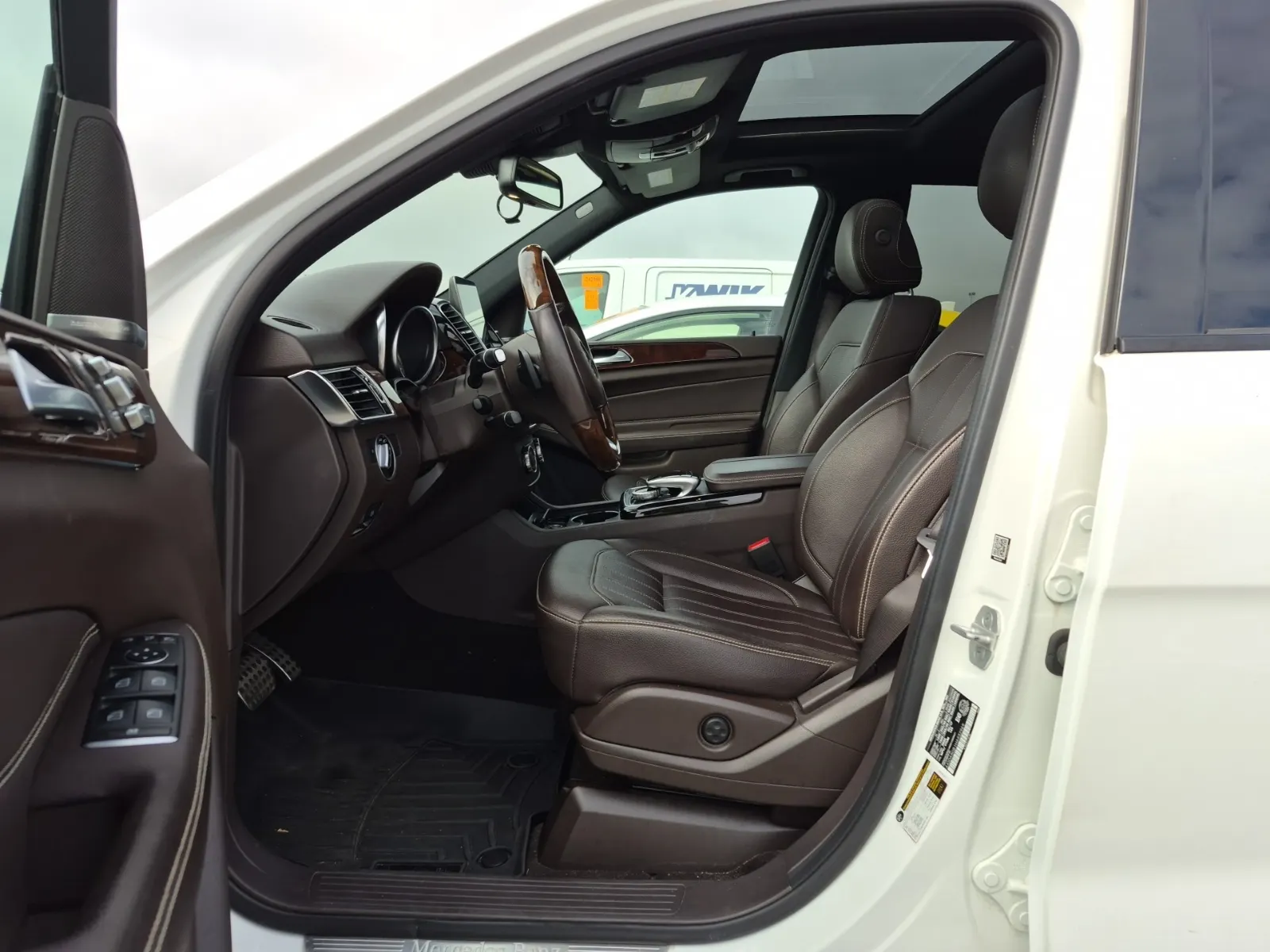 Front Interior Photo