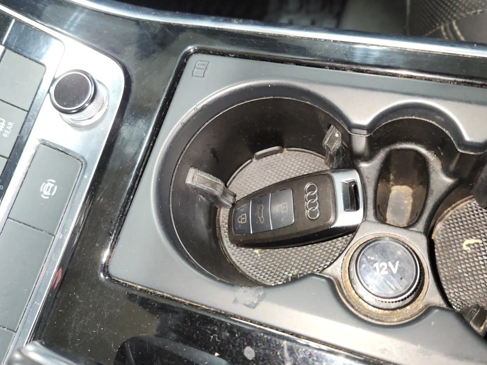 Keys/Fobs/Manual Photo