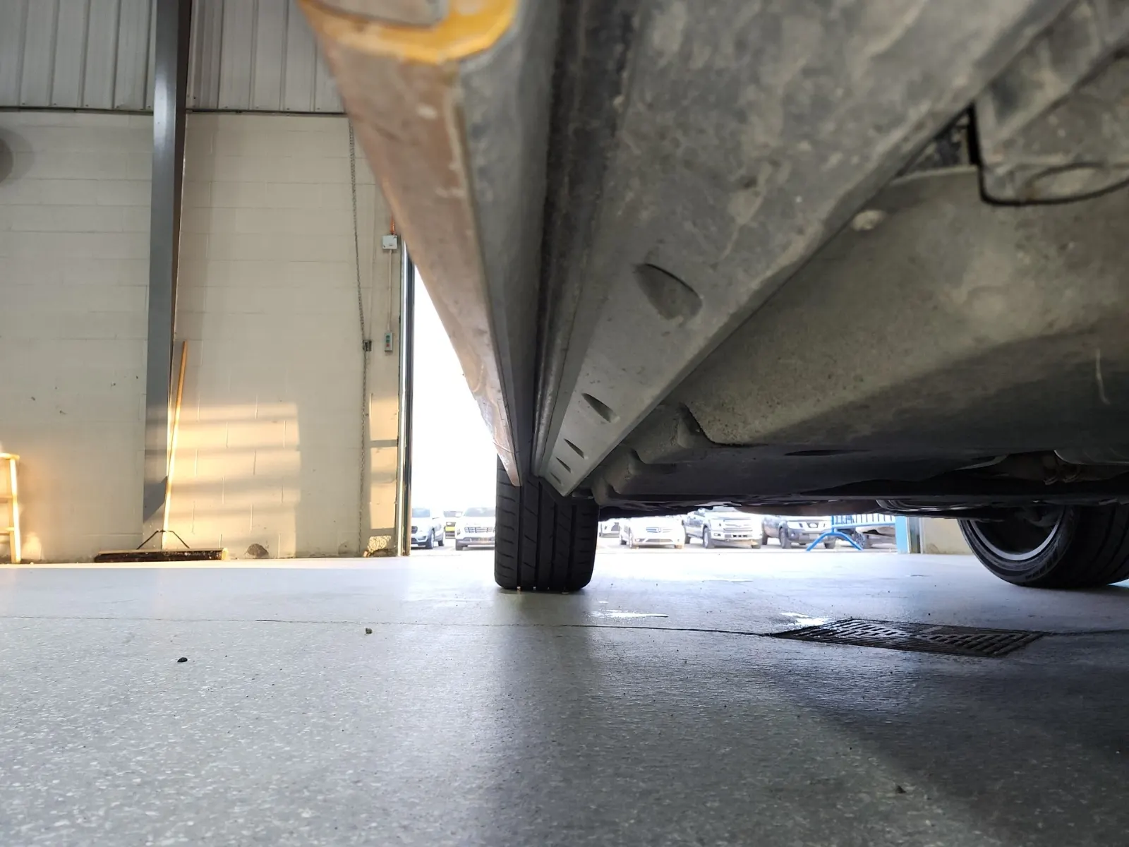 Undercarriage - Passenger Photo