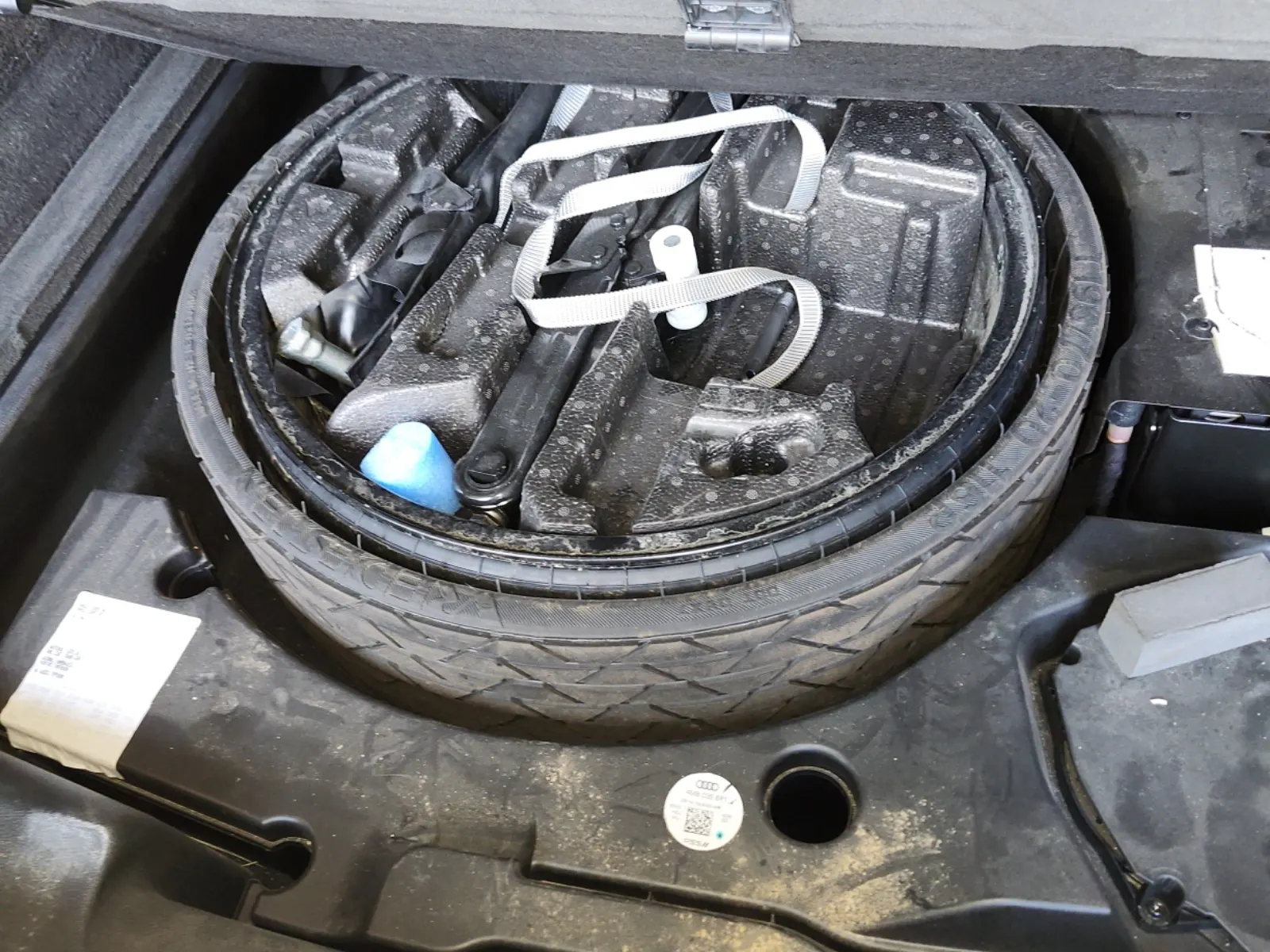 Spare Tire & Wheel Photo