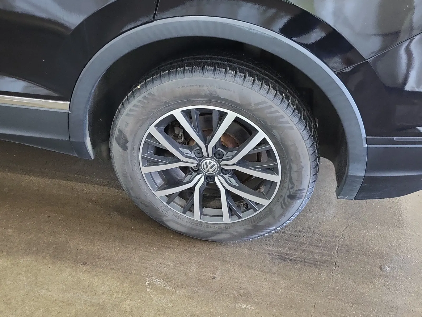 Left Rear Wheel/Tire Photo