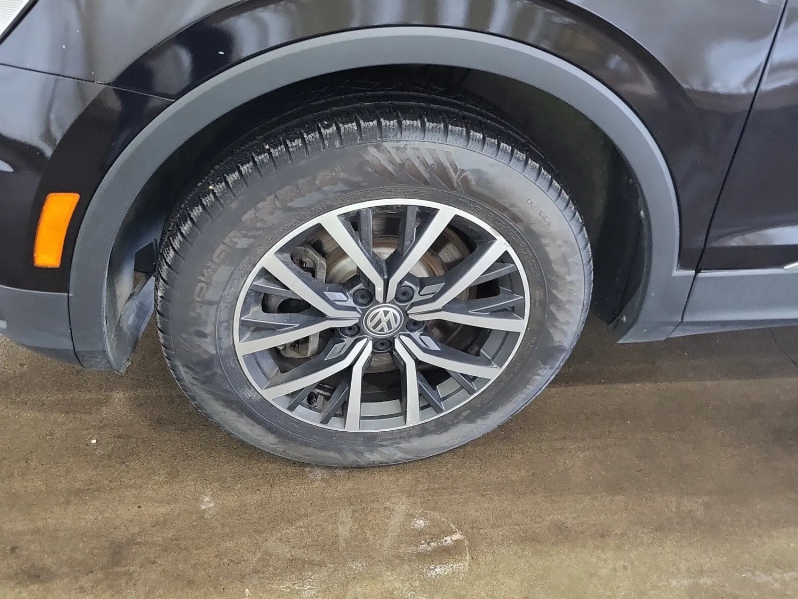 Front driver wheel/tire photo