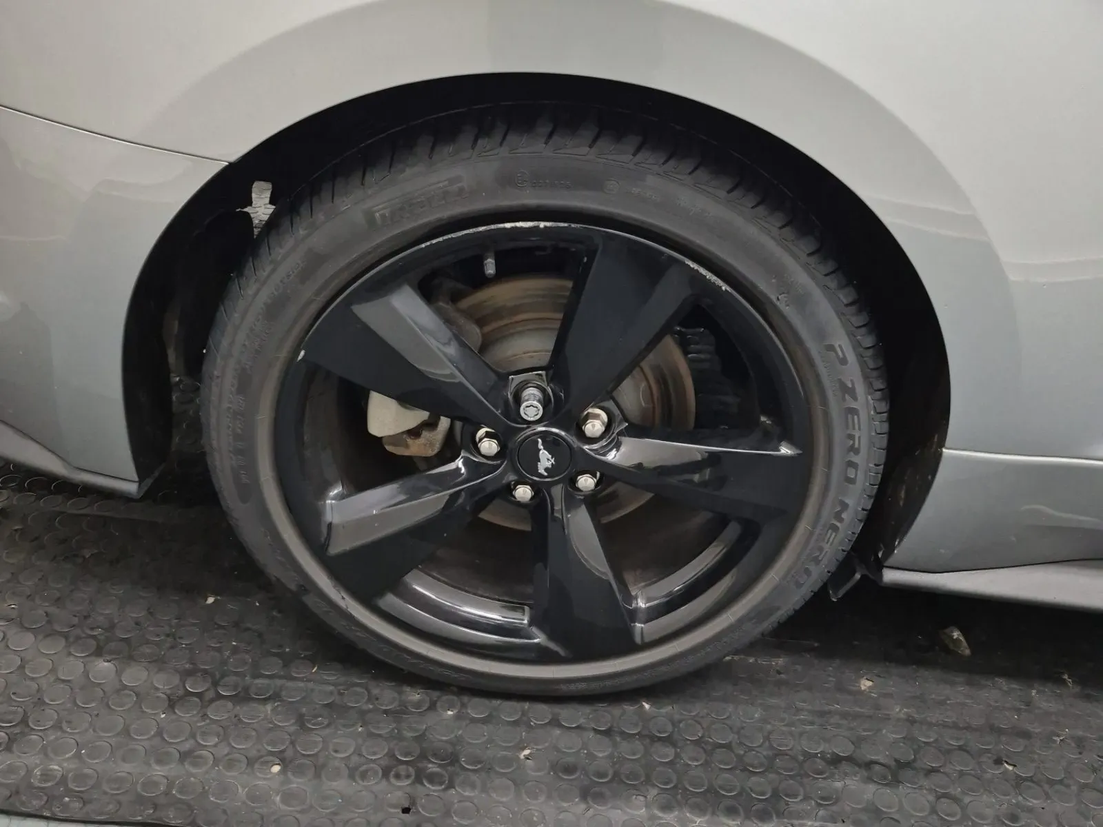 Right Rear Wheel/Tire Photo
