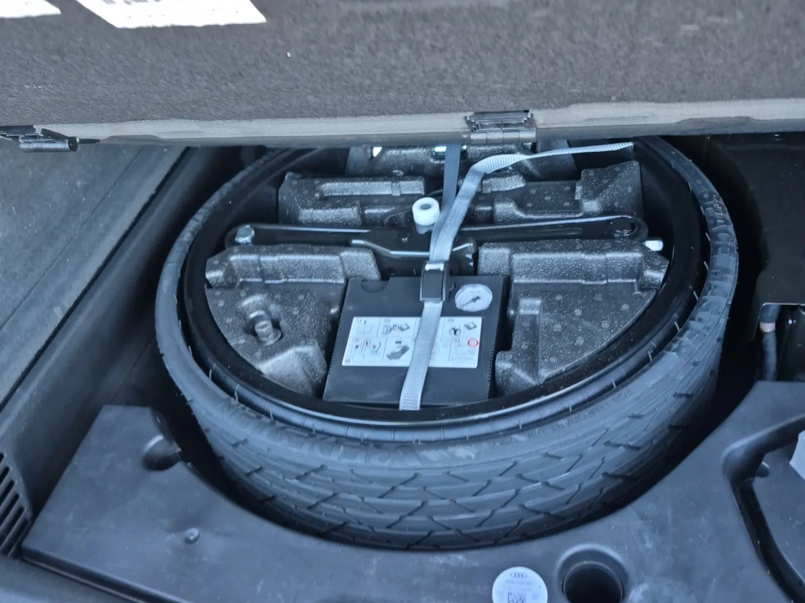 Spare Tire & Wheel Photo