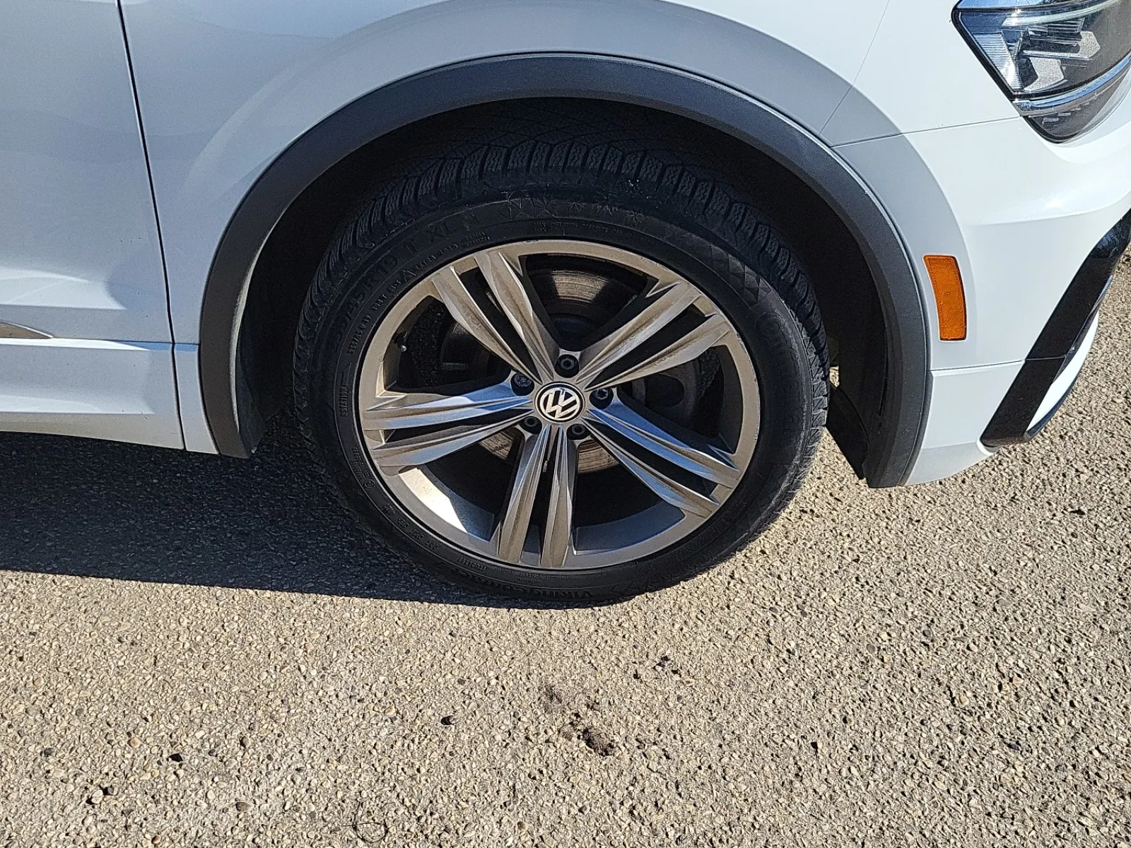 Right Front Wheel/Tire Photo