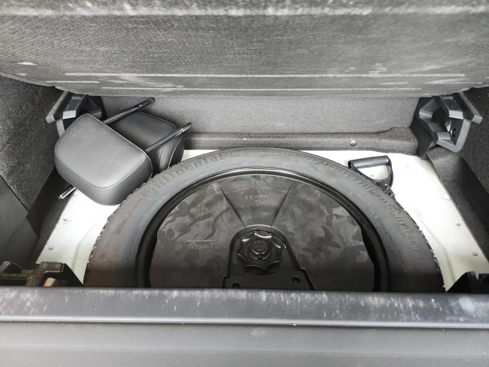 Spare Tire & Wheel Photo