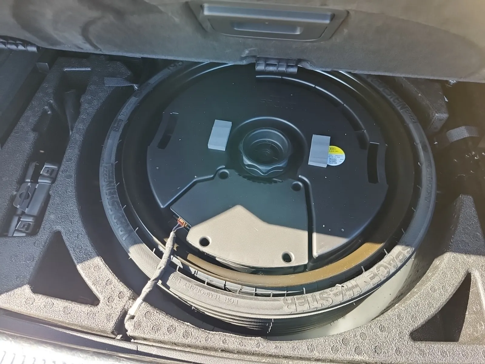 Spare Tire & Wheel Photo