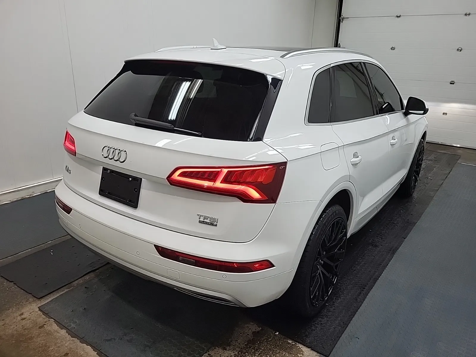 Passenger Rear 3/4 Photo