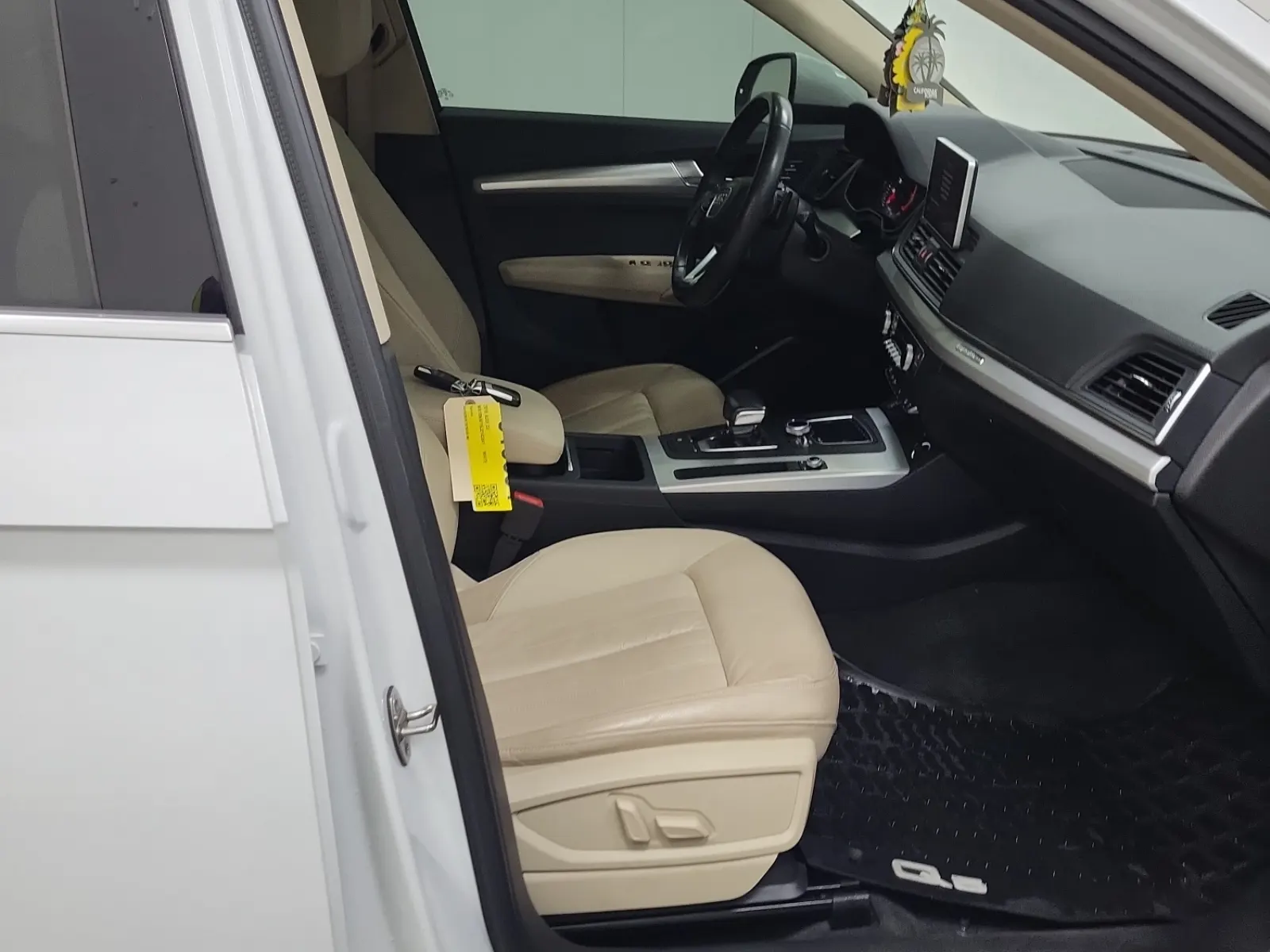 Right Side Interior Photo