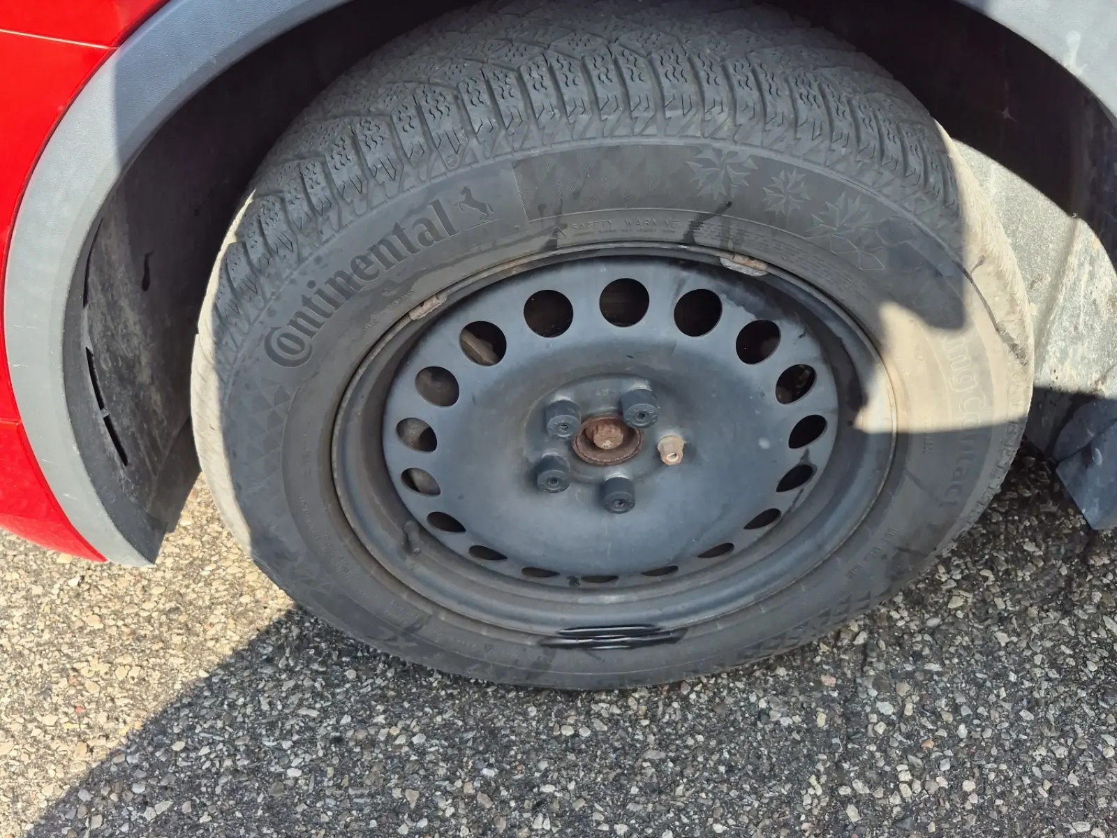 Front driver wheel/tire photo