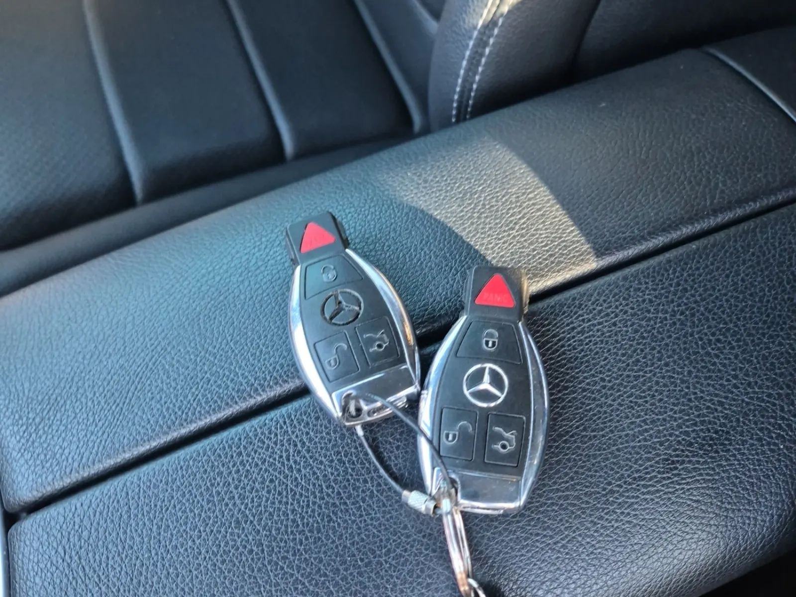 Keys/Fobs/Manual Photo